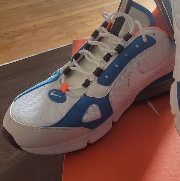 Nike White and Blue Sneakers (LIKE NEW) Air Max 270 Futura